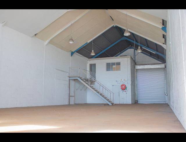 279M² BUILDING FOR SALE IN PAARDEN EILAND